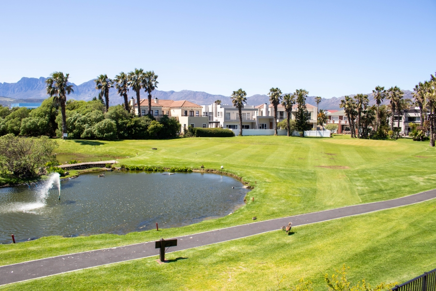 6 Bedroom Property for Sale in Greenways Golf Estate Western Cape